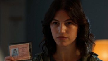 La actriz Stefi Roitman encarna a la policía Domig en "Ciudades de refugio".