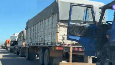 "El productor manda al camión cuando lo consigue, porque está duro conseguir el traslado", aseguraron a Rosario3.