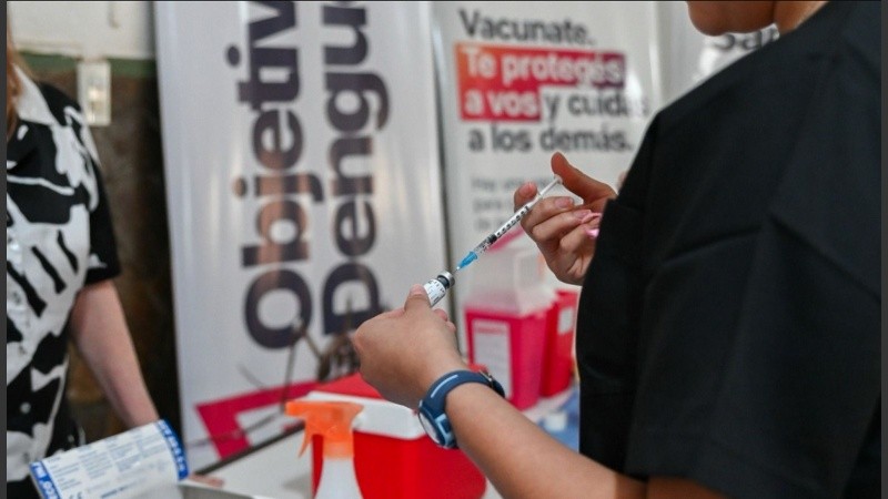 En Rosario, la vacunación se realiza en el hospital Provincial Geriátrico (Ayolas 141), de lunes a jueves, de 8 a 13.