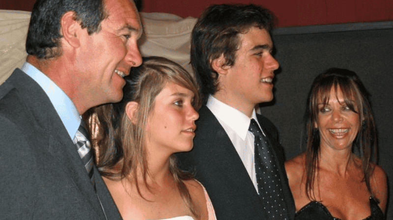 Nora Dalmasso con su marido y sus dos hijos. 