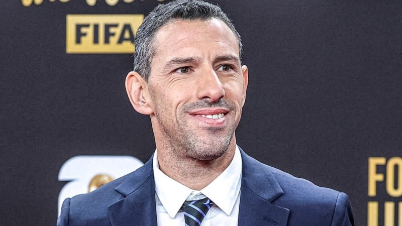 Maxi Rodríguez está presente en el sorteo de la Copa del Mundo.