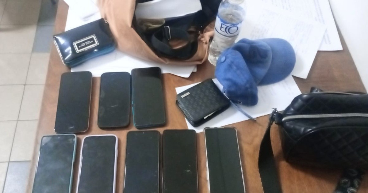 Detuvieron a cuatro mujeres por robo de celulares y billeteras en el ...