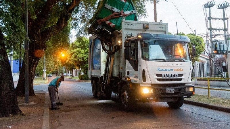 Este jueves se adelanta el servicio de recolección y el municipio pide a los vecinos sacar la basura antes de las 18.