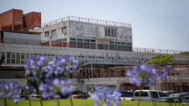 La bebé permanece internada en la UCI 35 del Hospital Garrahan, donde recibe atención especializada.