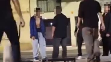 El momento de la agresión quedó registrado.