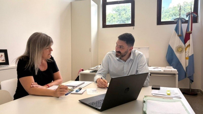 Irizar junto al ministro de Ambiente, Enrique Estévez