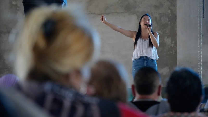 Leda en una de las presentaciones en el sindicato de Recolectores en 2024.