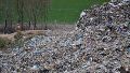 El relleno sanitario de Ricardone con montañas de basura rosarina.