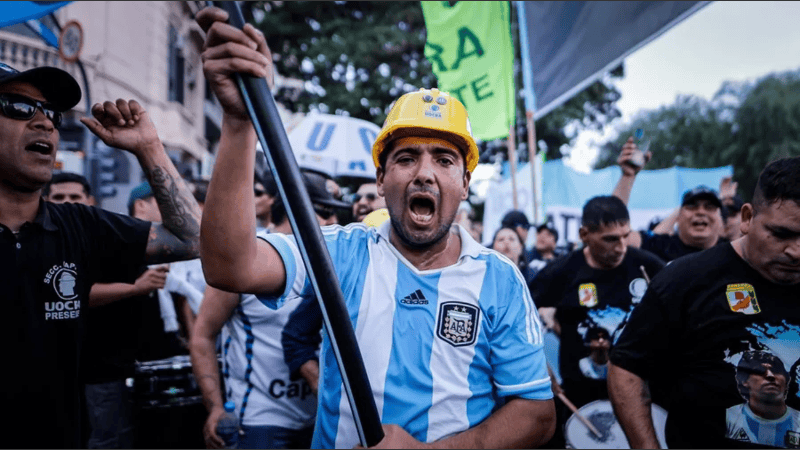 La CGT lanza un plan de resistencia y apunta contra los cambios laborales del Gobierno.