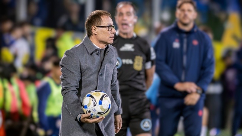 Holan no será más técnico de Cerro Porteño.
