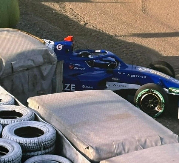 Doohan impactó el auto tres veces en la misma curva.