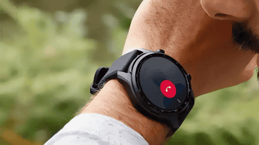 El padre de la menor hablaba por teléfono con la menor a través de un smartwatch.