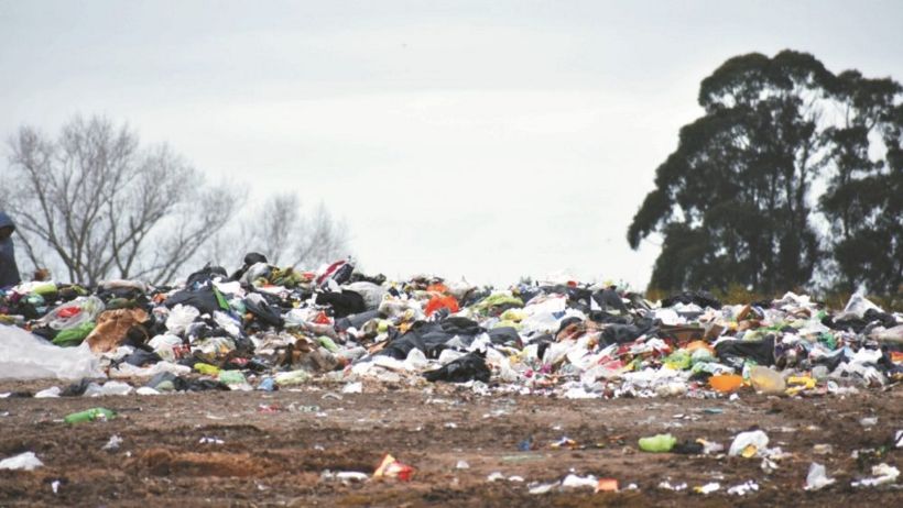 Los basurales habilitan la expansión silenciosa de nuevos sitios clandestinos.