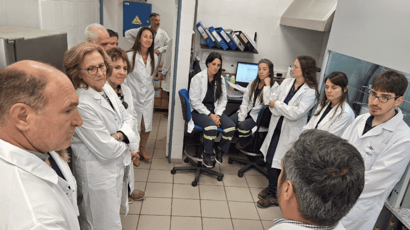 Pediatría Rosario y ASSA destacan los beneficios del agua segura en la infancia. 