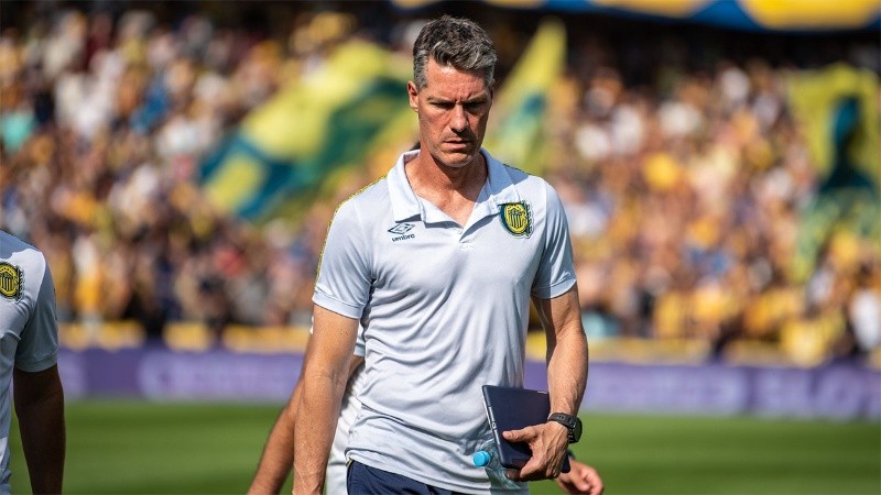 El DT de la Reserva canalla cuenta su experiencia de vida en el fútbol, a través de compañeros (@rosariocentral).