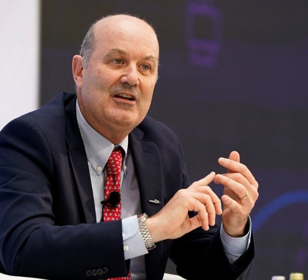 Sturzenegger aclaró que la reforma laboral abarcará tanto a los nuevos contratos como a los ya vigentes.