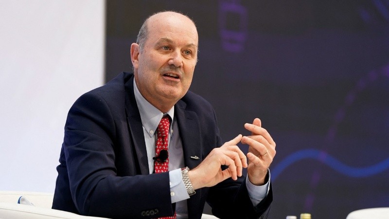 Sturzenegger aclaró que la reforma laboral abarcará tanto a los nuevos contratos como a los ya vigentes.