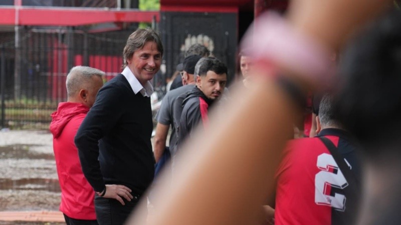 Candidatos y socios a las urnas.