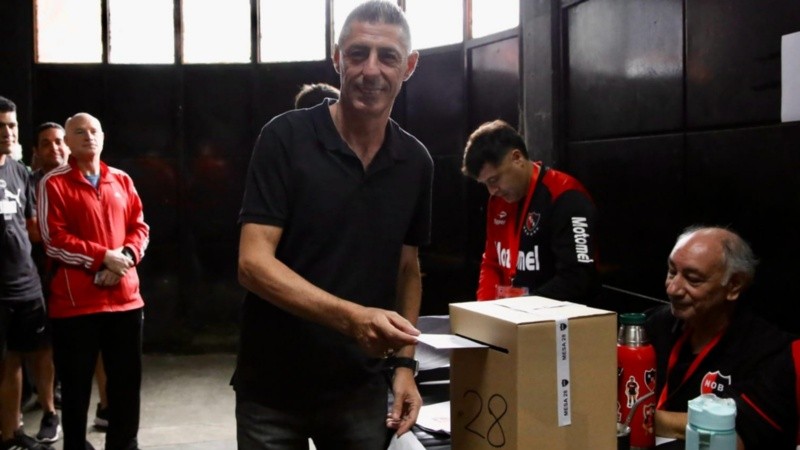 Socios, candidatos y dirigentes en las elecciones de este domingo.