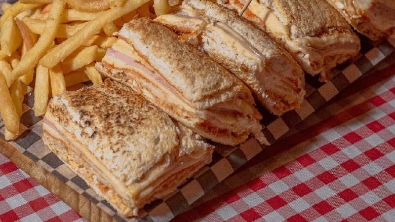 Paseo Pellegrini, la asociación que nuclea a los gastronómicos de Pellegrini, anuncia una nueva edición de la esperada Semana del Carlito.