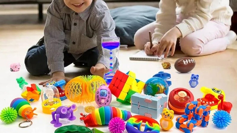 Advierten sobre la presencia de juguetes peligrosos para niños y niñas en plataformas de comercio online.