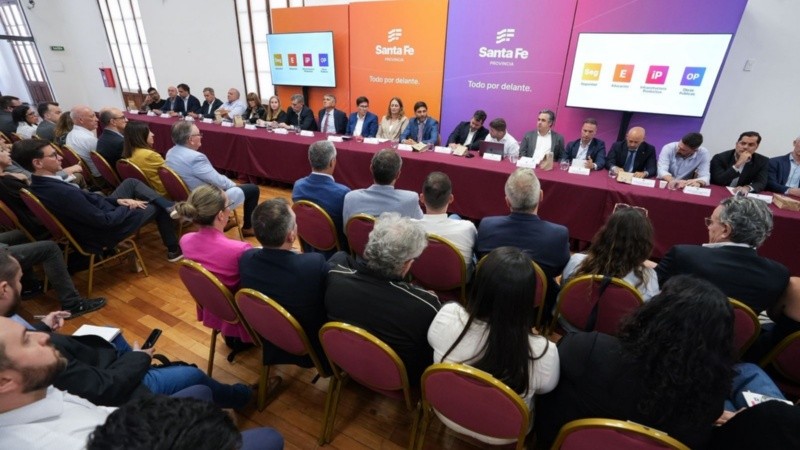 Cerca de 80 funcionarios y legisladores participaron del encuentro.&nbsp;