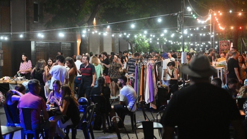 En el sexto aniversario del espacio, una feria con emprendimientos locales, música en vivo con Girda y los del Alba, gastronomía, actividades para toda la familia y un espacio para infancias.