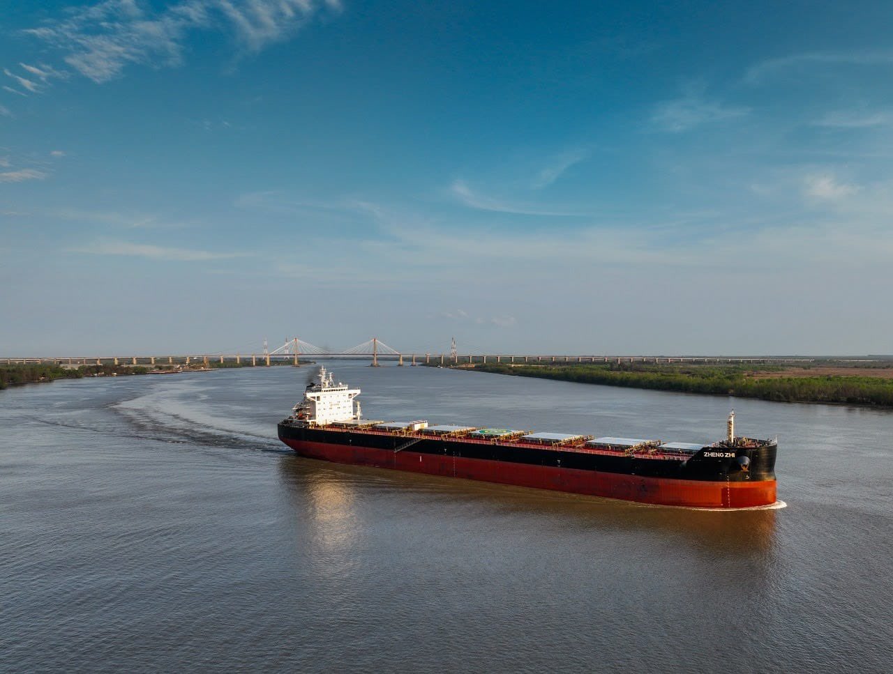 La hidrovia es la principal salida exportadora de la producción agroindustrial