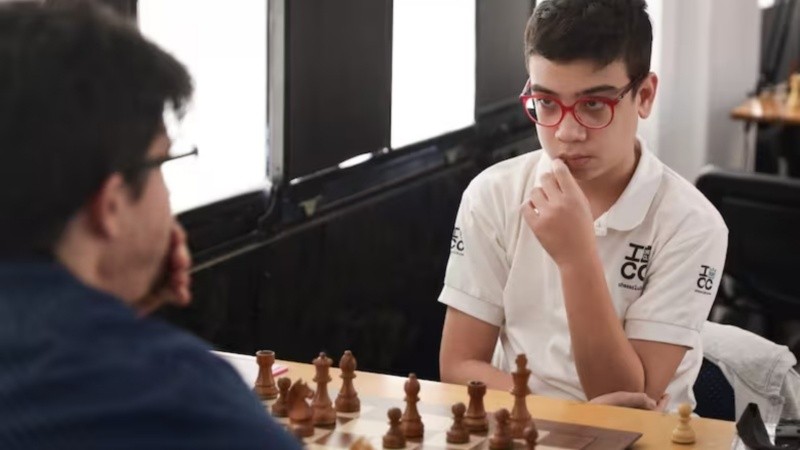 Faustino Oro hizo tablas con el campeón argentino y logró su segunda norma de gran maestro.