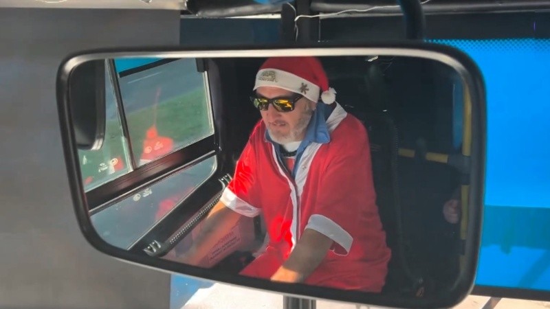 &nbsp;&nbsp;Alfredo con su disfraz. (imagen El Tres)