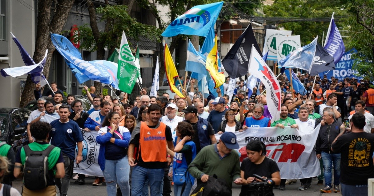 Rosario se moviliza contra la reforma laboral de Milei