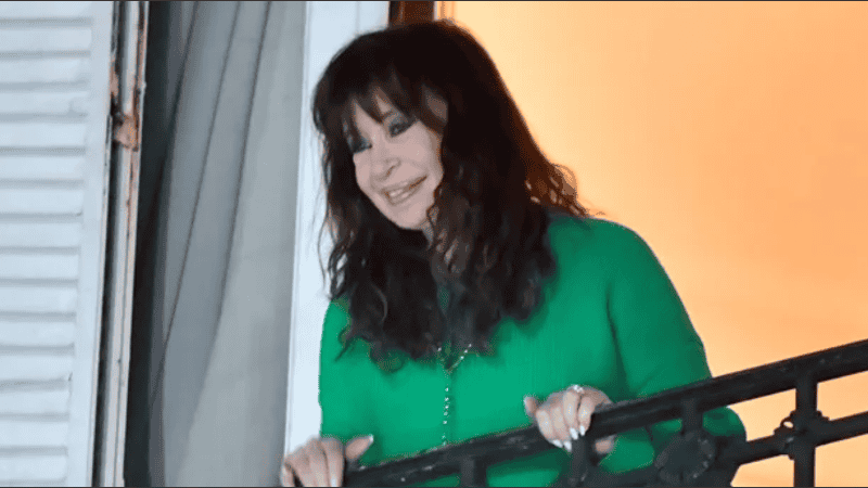 La Justicia flexibilizó el régimen de detención domiciliaria de Cristina Kirchner.