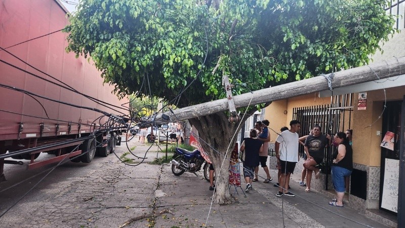 “Por acá no pueden pasar los camiones