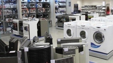 la UIA describe a la Aduana como un “colador” ante la creciente oferta informal de productos electrónicos, textiles y calzados.