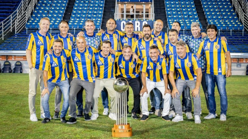 Buena parte de los campeones volvieron al Gigante en esta fecha para fotografiarse con la copa.&nbsp;