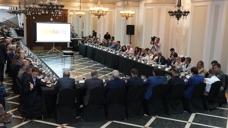 Pullaro en La Bolsa indicó que la inversión provincia alcanzó los 1.500 millones de dólares este año (Rosario3).