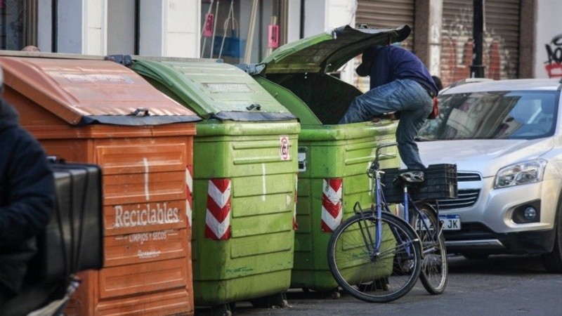 El Gobierno informó que el índice de pobreza cayó más de 10 puntos en el tercer trimestre.
