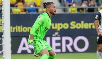 Según pudo averiguar Rosario3, la intención del arquero de 32 años es abandonar la institución de Núñez en este mercado.