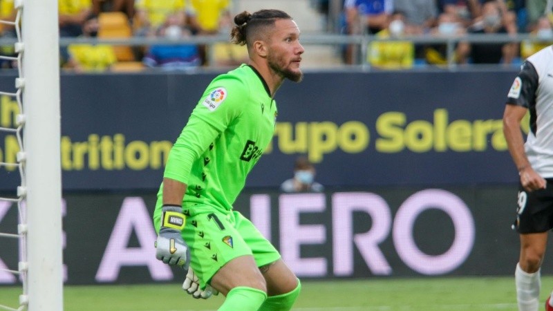 Según pudo averiguar Rosario3, la intención del arquero de 32 años es abandonar la institución de Núñez en este mercado.