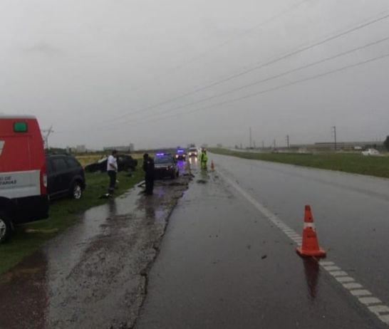 Los vehículos involucrados quedaron en la banquina, en la mano hacia Rosario.