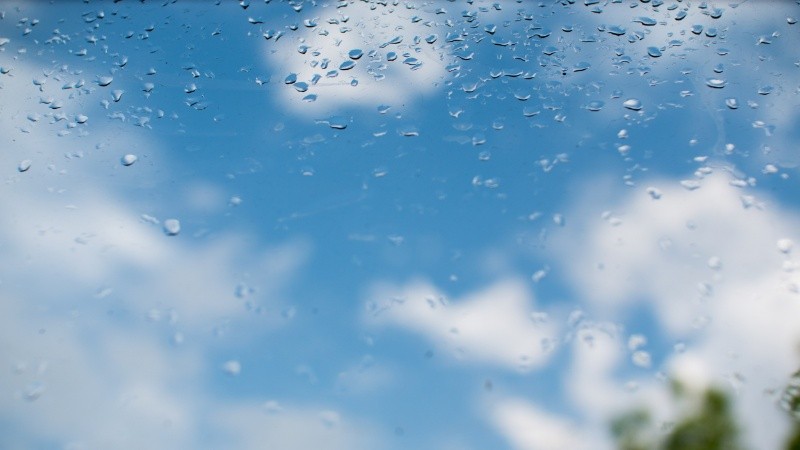 Nubes que traen agua para el primer lunes de verano.