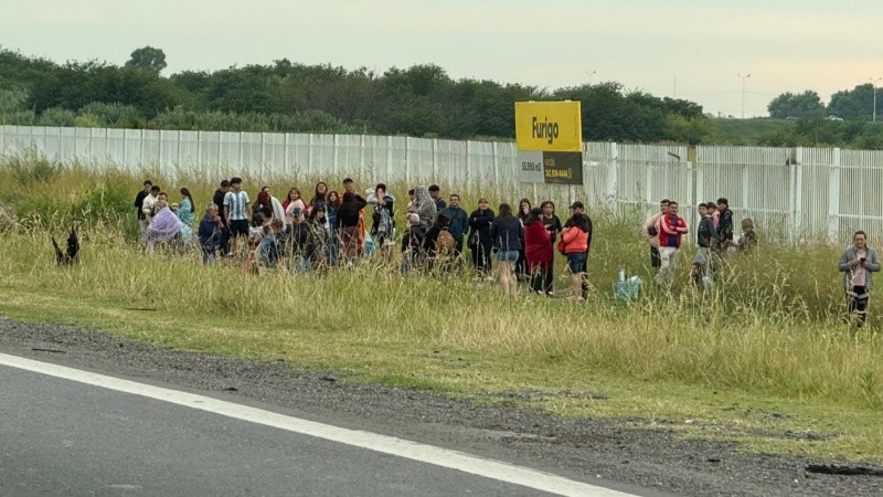 Pasajeros tuvieron que salir del micro.&nbsp;
