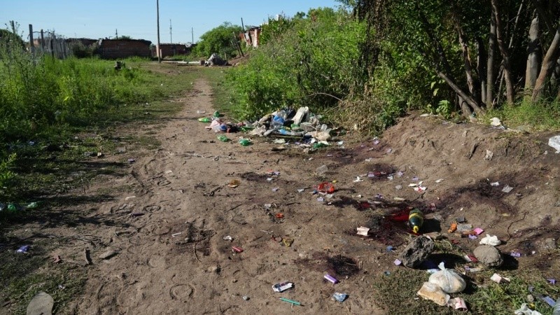 El terraplén donde tuvo lugar el ataque. (Foto: Alan Monzón)&nbsp;
