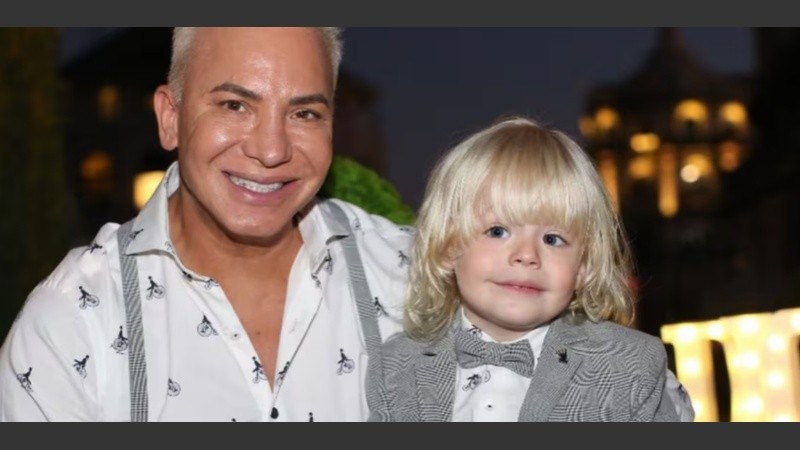 El artista llevó a su hijo al Polo Norte.