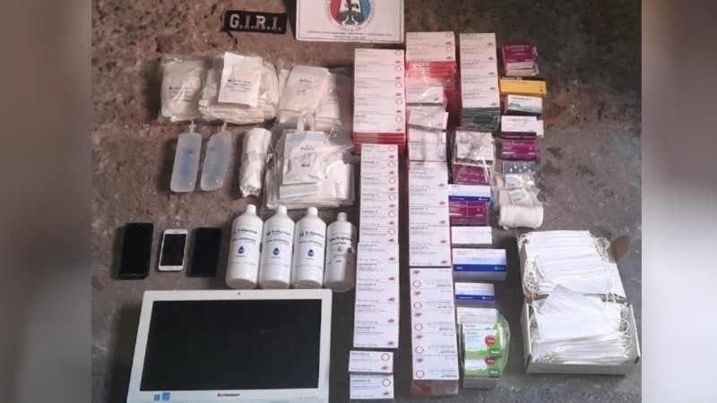 Algunos de los elementos incautados en los allanamientos de la causa.