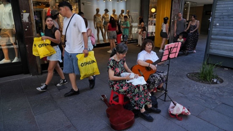 Peatonal navideña en Rosario.