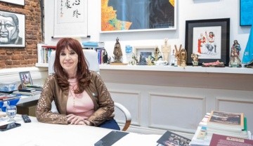 Cristina Kirchner cumple una condena de prisión domiciliaria.