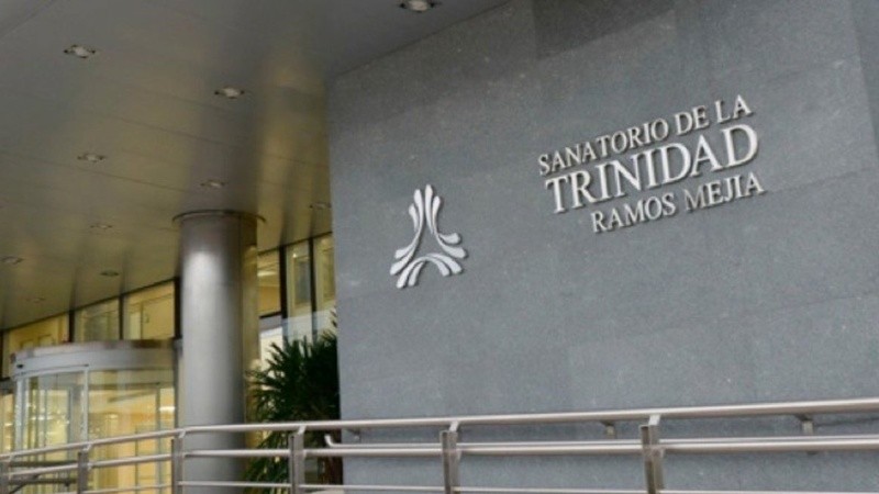 El hecho ocurrió alrededor de las 2 de la madrugada, cuando la víctima se encontraba con su familia en la puerta de su casa.