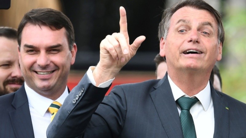 En el escrito, el exmandatario designó a su hijo como el sucesor de la ultraderecha del país.