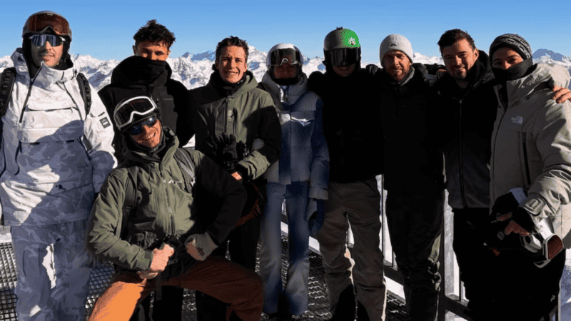 &nbsp;La foto de las vacaciones en la nieve de Lando Norris, Sacha Fenestraz, Ed Jones y Martin Garrix.